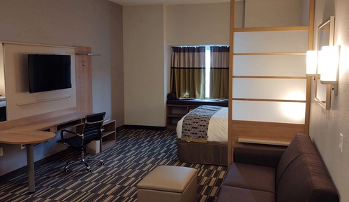 Suite, 1 Queen Bed, Accessible, Non Smoking (Mobility)