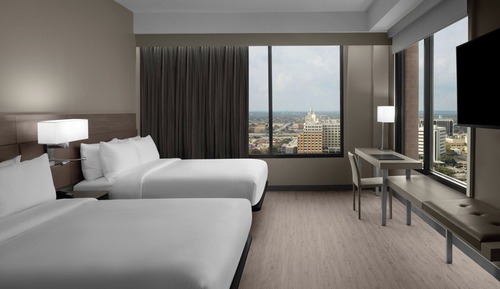 Room, 2 Queen Beds, Non Smoking, City View (Mobility Accessible, Roll-In Shower)