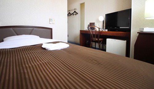 Single Room, Smoking