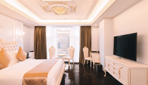 Deluxe Room, 1 King Bed, Park View