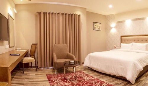 Deluxe King Room
