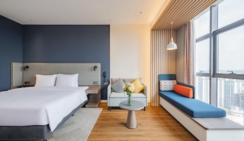 Standard Room, 1 King Bed (High Floor, Extra Floor Space)