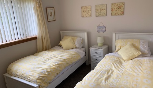 Family Cottage, Ensuite, Partial Sea View (Osborne Cottage)