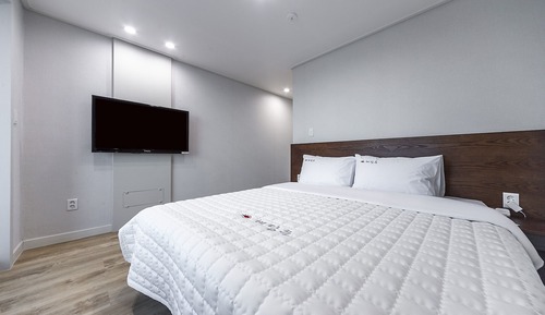 Room (Family Room C Front Ocean View (Indoo)