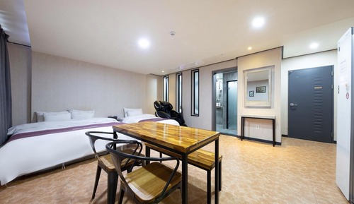 Room (VIP / Two beds / Breakfast service (N)