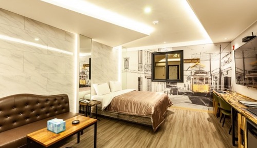 Room (VIP - 1 room 1 week (twin bed/Netflix)