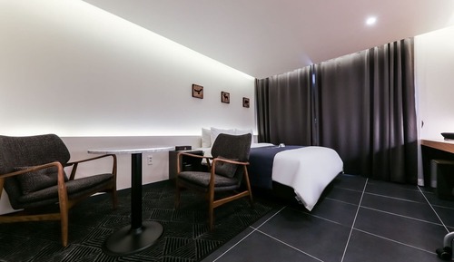 Room (Business (Styler))