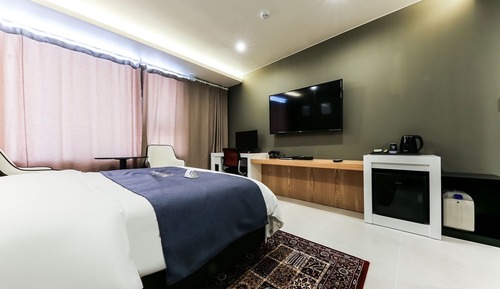 Room (Deluxe)