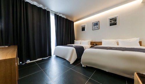 Room (Suite Party Room(Bar))