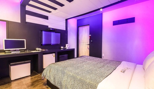 Room (Semi-Special Room)