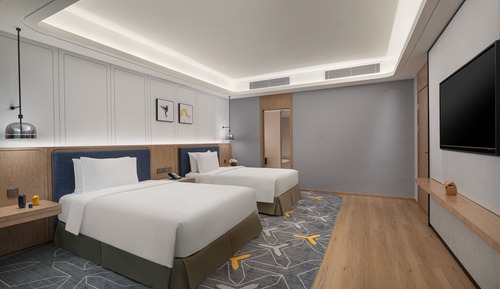 Suite, 2 Twin Beds (Living Area)