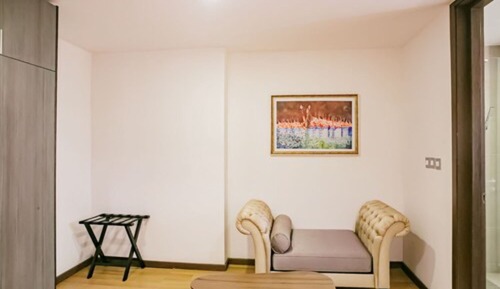 Royal Studio Suite