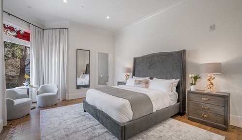 Signature Room