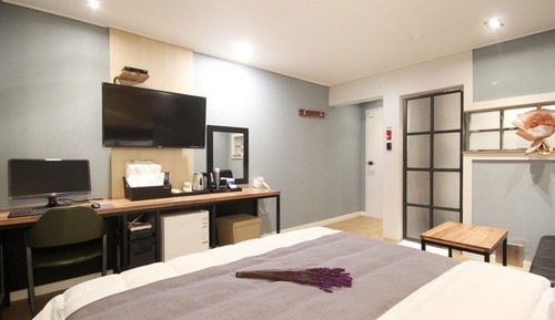 Room (Premium-additional charge for consecu)