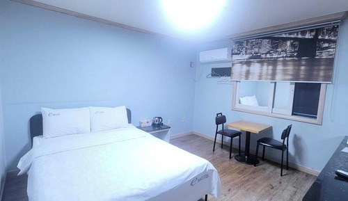 Room (Standard-Double room)