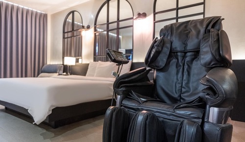 Room (Suite B)