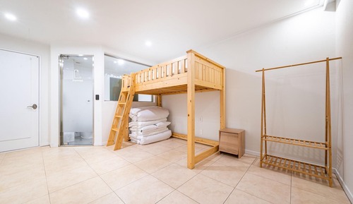 Room (Family room (free use of Netflix) (bu)