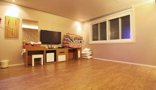 Room (Ondol room)