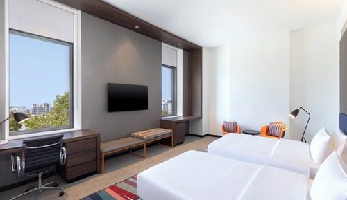 Room, 2 Twin Beds, Non Smoking, City View