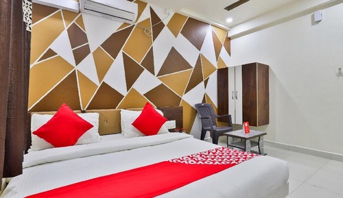 Deluxe Room (AC)