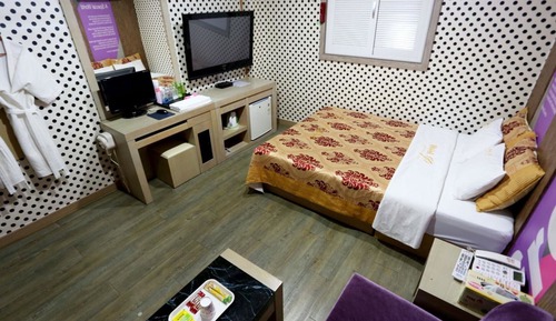 Room (Standard Room B (Netflix available ad)