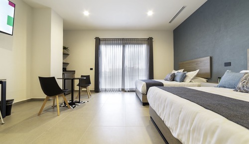 Superior Suite (Queen)
