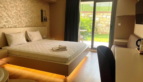 Exclusive Double Room, Garden View