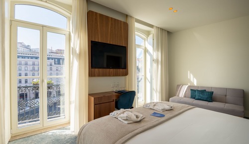 Deluxe Double or Twin Room, City View