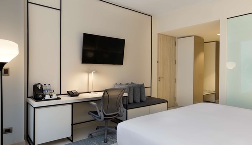 Room, 1 King Bed, Accessible (3x3 Shower)