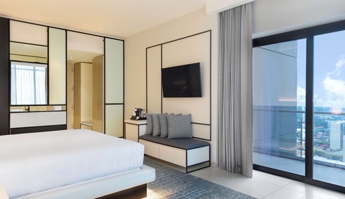 Room, 1 King Bed, Balcony