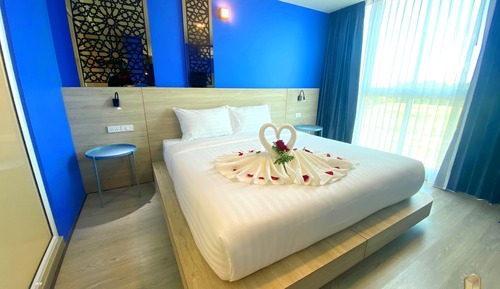 Standard Single Room, 1 King Bed, Non Smoking