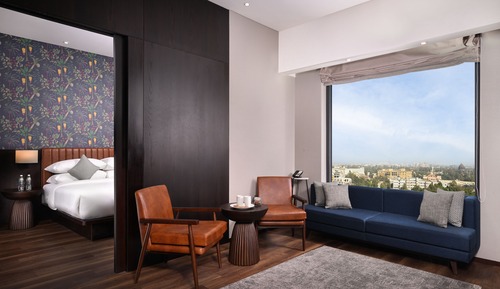 Suite, 1 King Bed