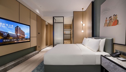 Superior Room, 1 King Bed