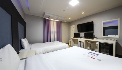 Room (Two bed)
