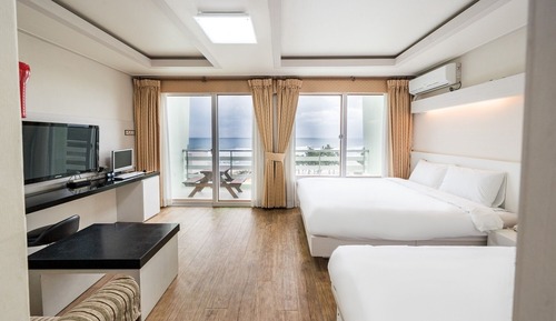Room (Suite twin (twin/no cooking allowed/c)