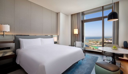 Deluxe Side Sea View 1 King Bed