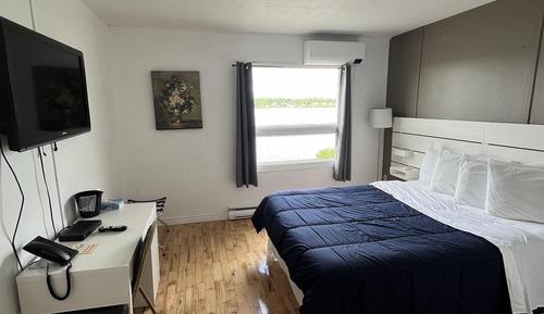 Standard Room, 1 Queen Bed, Non Smoking, Sea View