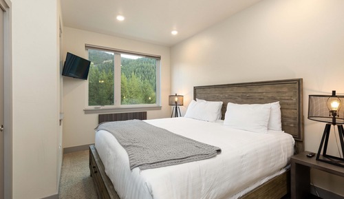 Condo, 3 Bedrooms