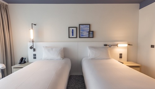 Standard Room, 1 King Bed, City View (Mountain View)