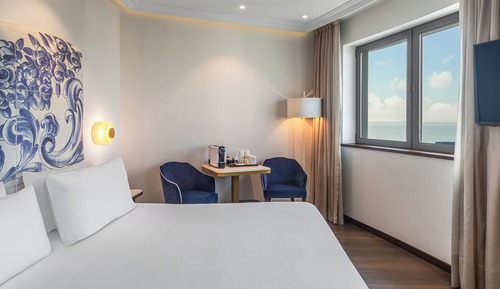 Deluxe Double Room Single Use, River View