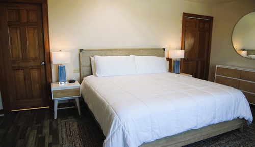 Executive Suite, Pool View