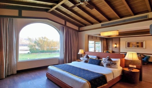 Suite with River View