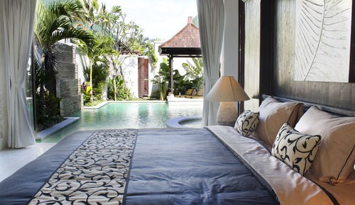 Three Bedrooms Pool Villa with Jacuzzi (O1)