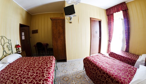 Triple Room