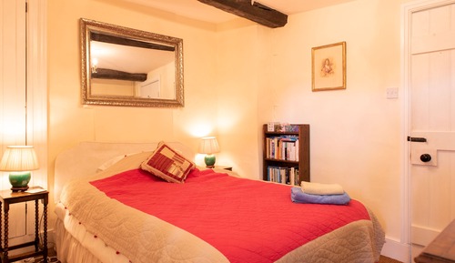 Standard Single Room, Private Bathroom, Garden View (Single Bedroom)