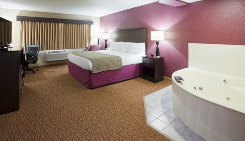 Suite, 1 King Bed, Non Smoking (One-Bedroom)