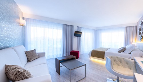 Suite, Balcony