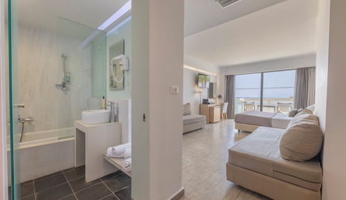 Family Room (Open Plan)