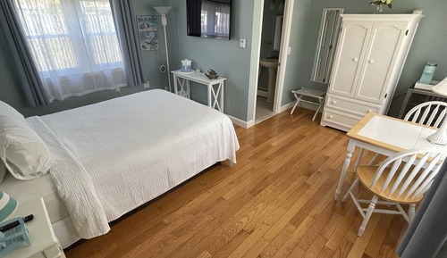 Standard Room, 1 Queen Bed