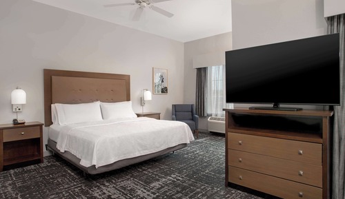 Studio Suite, 1 King Bed, Accessible, Non Smoking (Hearing)